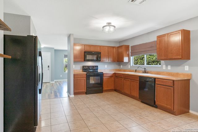 3612 Mistik Mdws, Selma, TX 78154