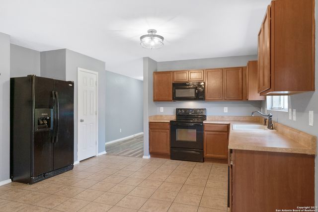 3612 Mistik Mdws, Selma, TX 78154