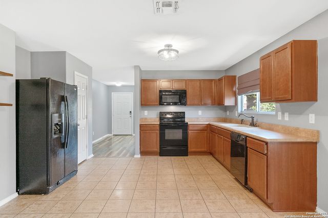 3612 Mistik Mdws, Selma, TX 78154