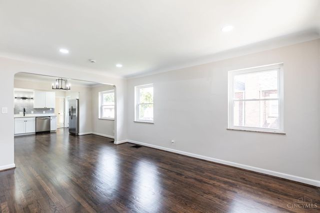 2524 Ardmore Avenue, Golf Manor, OH 45237