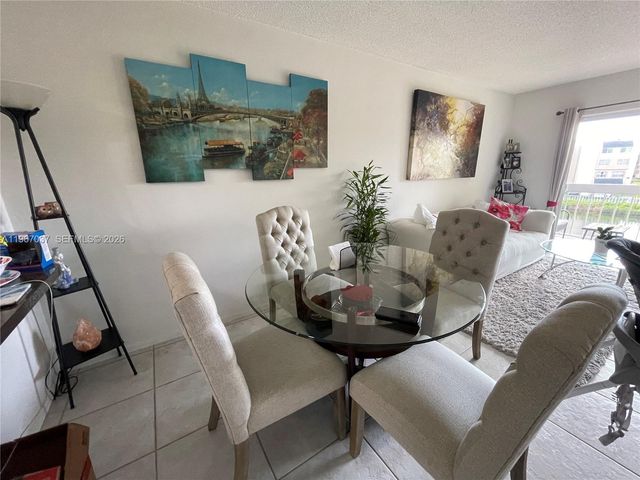 7722 W Camino Real E-316, Miami, FL 33143