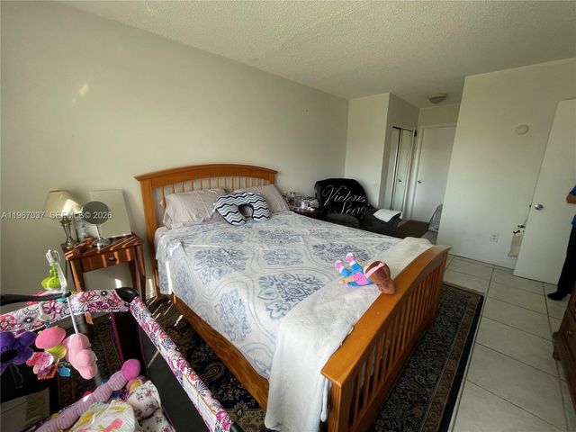 7722 W Camino Real E-316, Miami, FL 33143