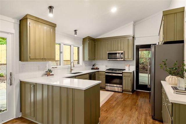 922 Barton Woods Road NE, Atlanta, GA 30307