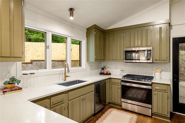 922 Barton Woods Road NE, Atlanta, GA 30307