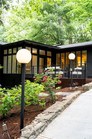 922 Barton Woods Road NE, Atlanta, GA 30307