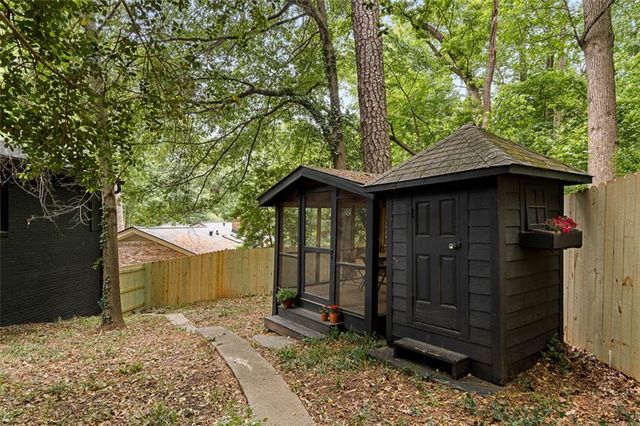 922 Barton Woods Road NE, Atlanta, GA 30307