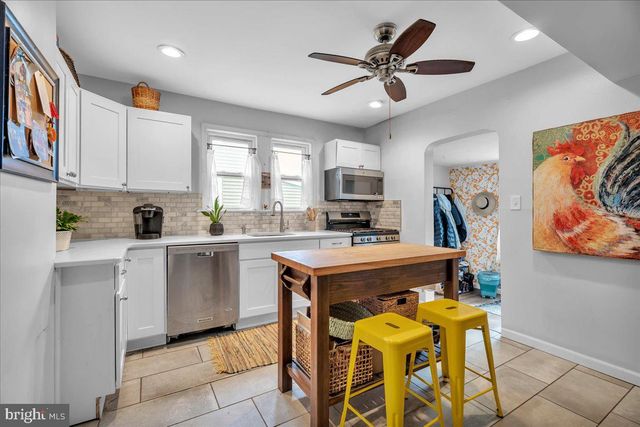 35 E HENDRICKSON AVE, Morrisville, PA 19067