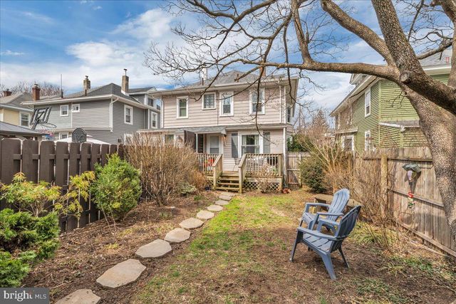 35 E HENDRICKSON AVE, Morrisville, PA 19067