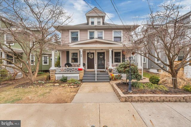 35 E HENDRICKSON AVE, Morrisville, PA 19067