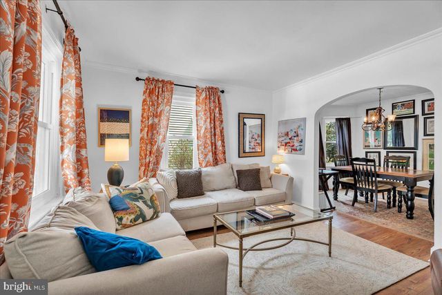 35 E HENDRICKSON AVE, Morrisville, PA 19067