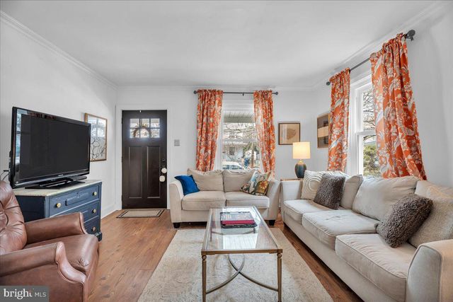 35 E HENDRICKSON AVE, Morrisville, PA 19067