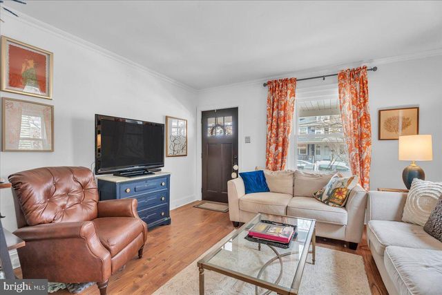 35 E HENDRICKSON AVE, Morrisville, PA 19067