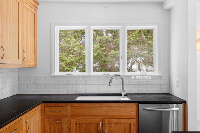 4210 Harbor Road, Shelburne, VT 05482