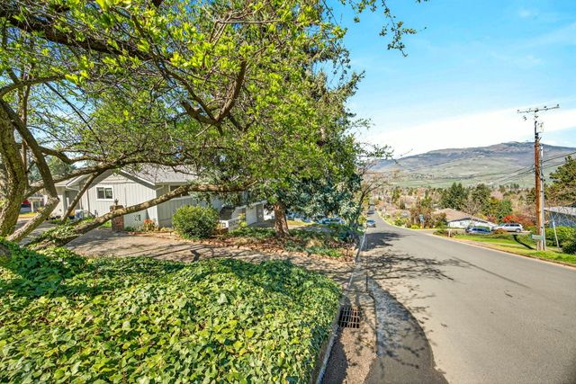 1159 Park Street, Ashland, OR 97520