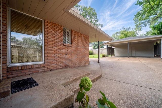 4688 CROSSOVER LN, Memphis, TN 38117