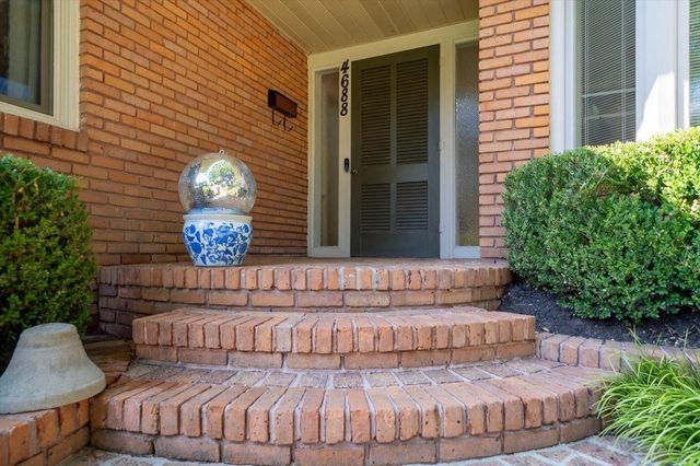 4688 CROSSOVER LN, Memphis, TN 38117