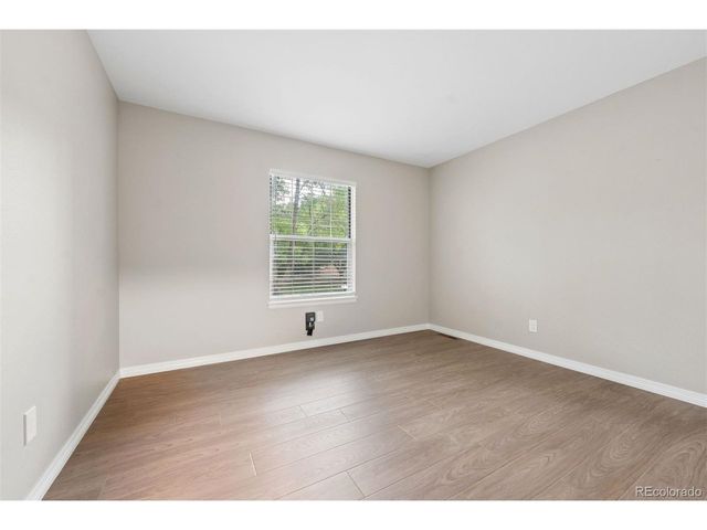 6043 E Briarwood Dr, Englewood, CO 80112