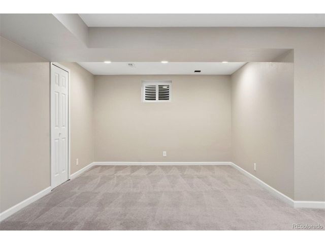 6043 E Briarwood Dr, Englewood, CO 80112