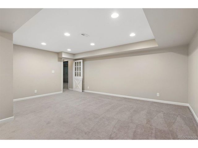 6043 E Briarwood Dr, Englewood, CO 80112