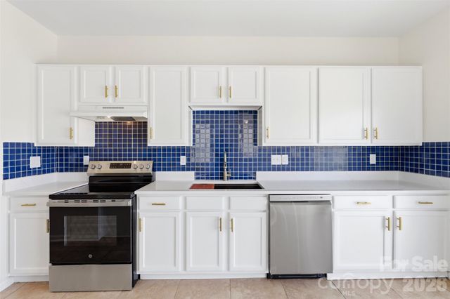 7593 Bluff Point Lane, Denver, NC 28037