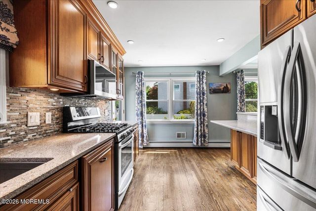14 Dexter Road, East Brunswick, NJ 08816