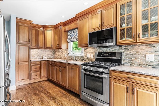 14 Dexter Road, East Brunswick, NJ 08816