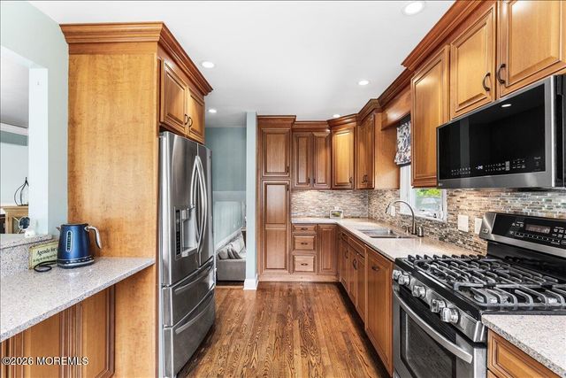 14 Dexter Road, East Brunswick, NJ 08816