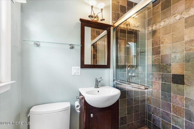 14 Dexter Road, East Brunswick, NJ 08816