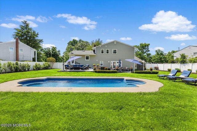 14 Dexter Road, East Brunswick, NJ 08816