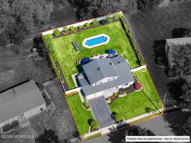 14 Dexter Road, East Brunswick, NJ 08816