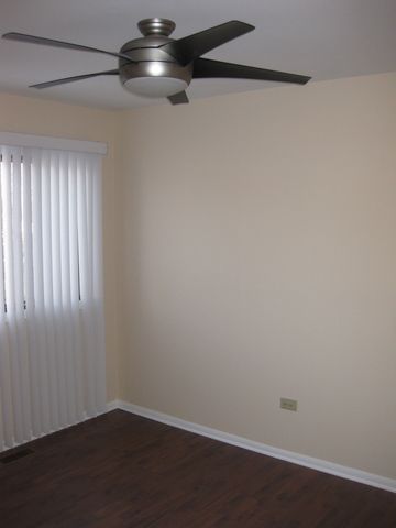 429 Pacific Court, Wheeling, IL 60090