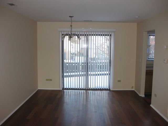 429 Pacific Court, Wheeling, IL 60090