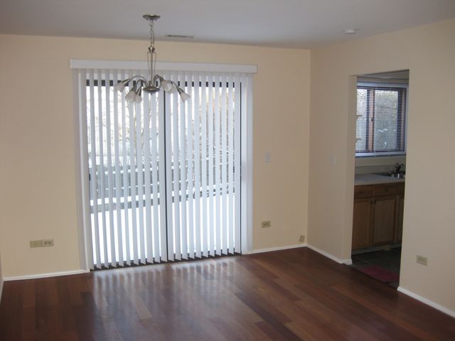 429 Pacific Court, Wheeling, IL 60090