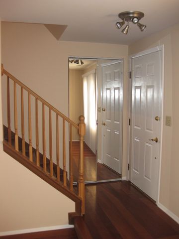 429 Pacific Court, Wheeling, IL 60090