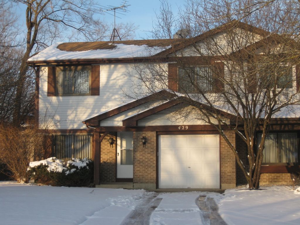 429 Pacific Court, Wheeling, IL 60090