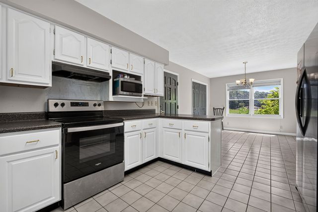 657 Tennessee Dr, Livingston, TN 38570