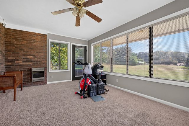 657 Tennessee Dr, Livingston, TN 38570