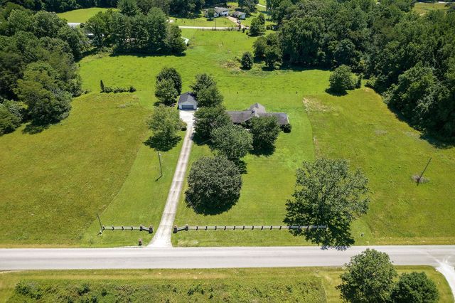 657 Tennessee Dr, Livingston, TN 38570