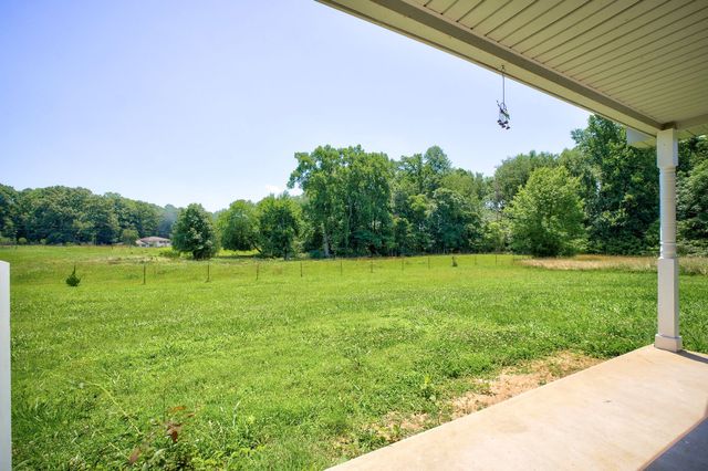 657 Tennessee Dr, Livingston, TN 38570