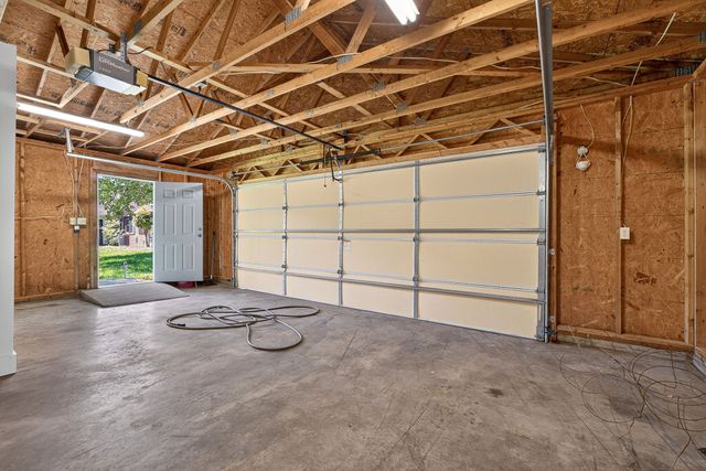 657 Tennessee Dr, Livingston, TN 38570