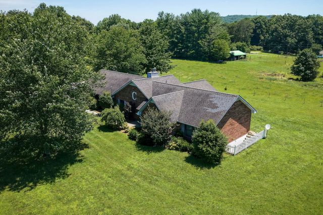 657 Tennessee Dr, Livingston, TN 38570