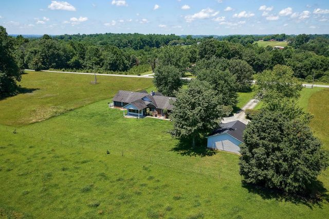 657 Tennessee Dr, Livingston, TN 38570