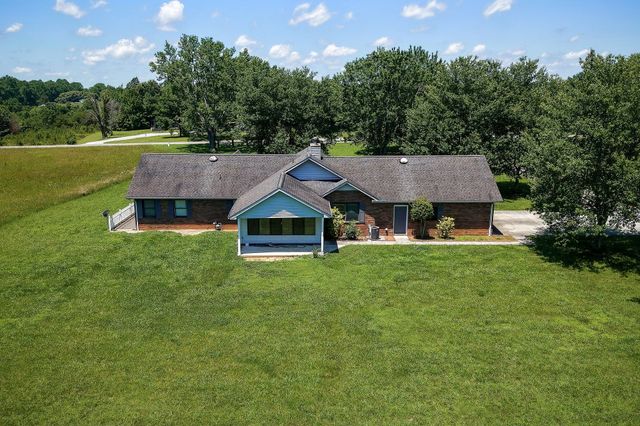 657 Tennessee Dr, Livingston, TN 38570