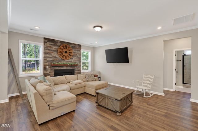 8909 Hardie Farm Circle, Wake Forest, NC 27587