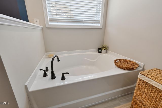 8909 Hardie Farm Circle, Wake Forest, NC 27587