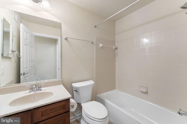 24660 CARIBOU SQ, Aldie, VA 20105