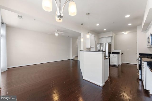 24660 CARIBOU SQ, Aldie, VA 20105
