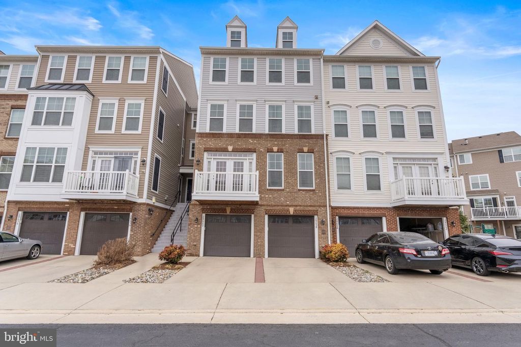 24660 CARIBOU SQ, Aldie, VA 20105