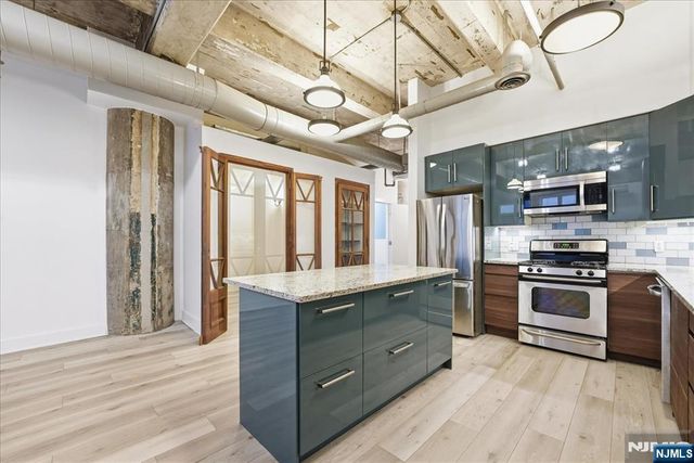 140 Bay Street 2D, Jersey City, NJ 07302