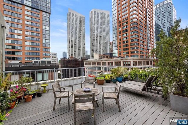 140 Bay Street 2D, Jersey City, NJ 07302